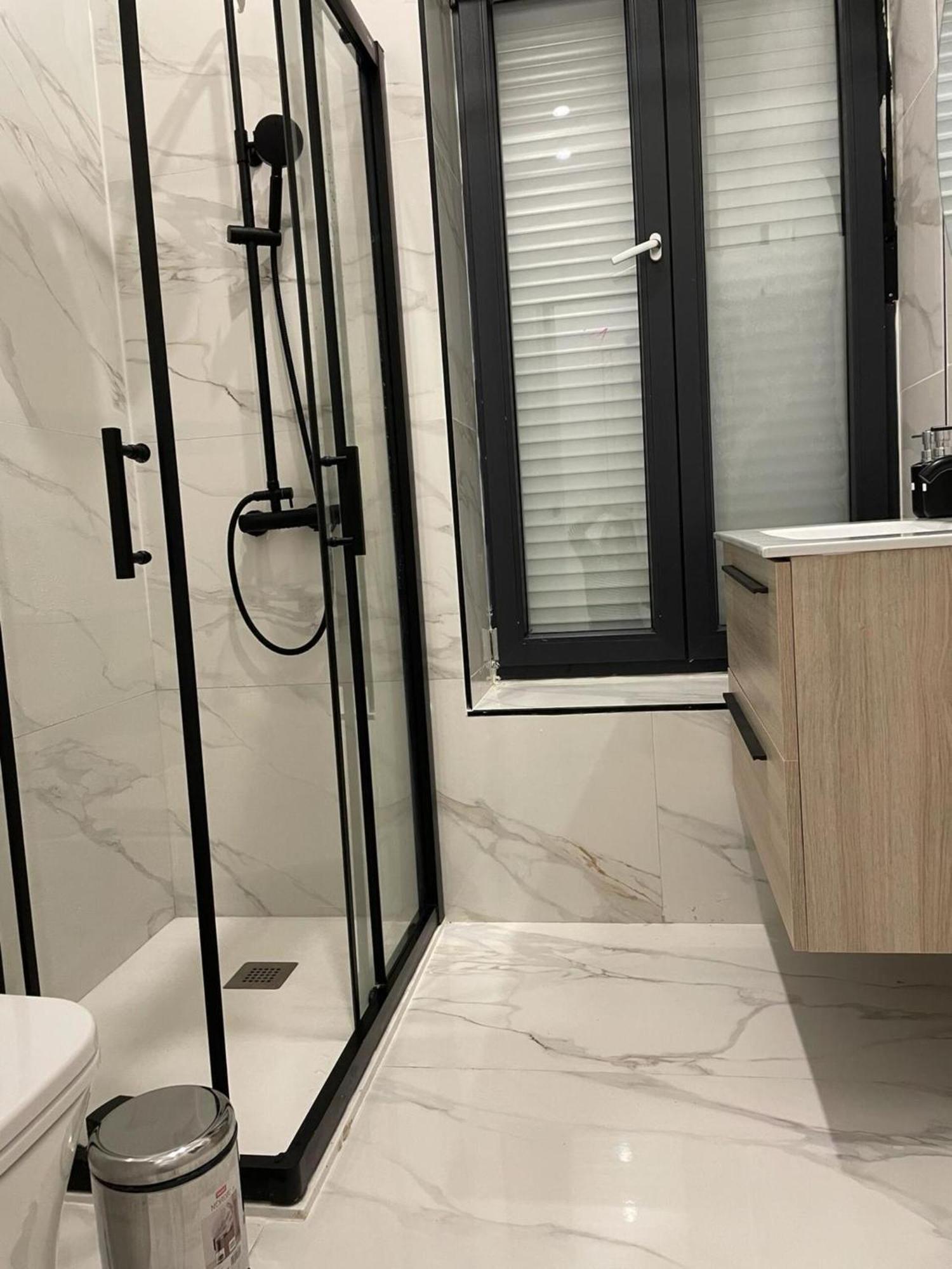 U1 Ap Nuevo, Bien Comunicado Madrid Centro Apartman Kültér fotó