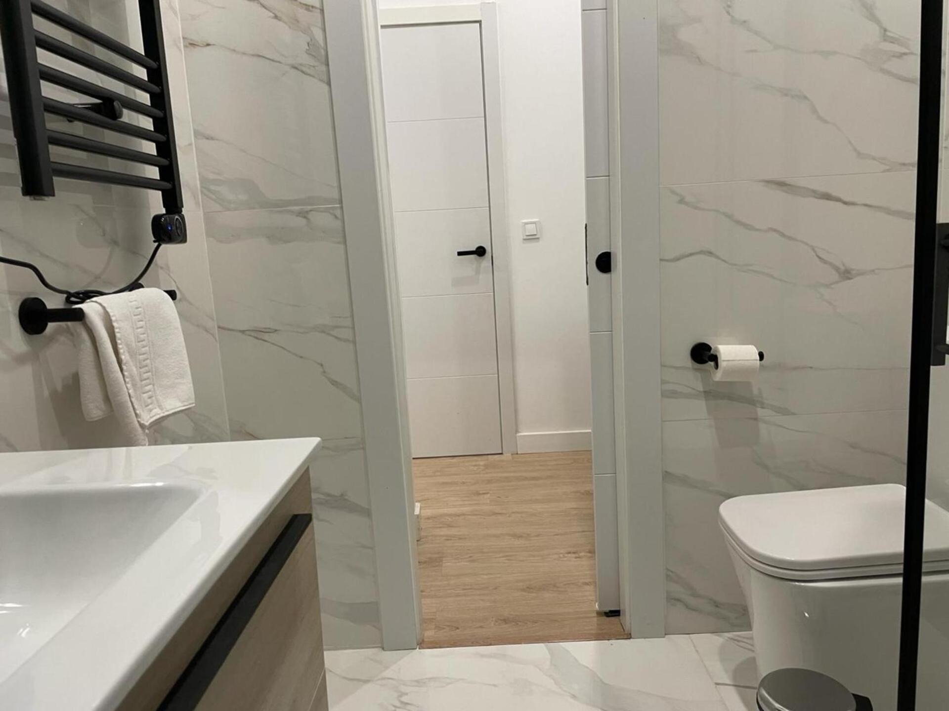 U1 Ap Nuevo, Bien Comunicado Madrid Centro Apartman Kültér fotó