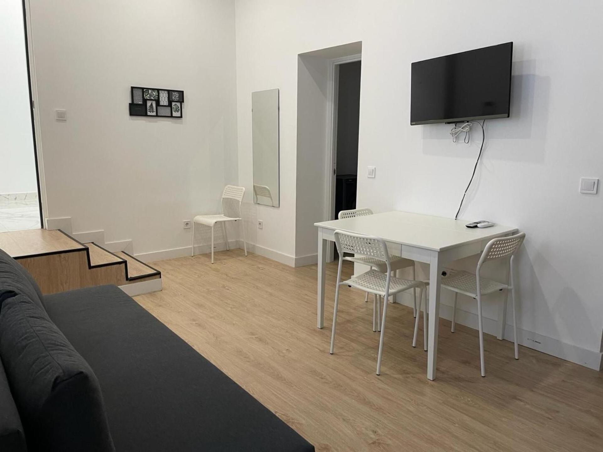 U1 Ap Nuevo, Bien Comunicado Madrid Centro Apartman Kültér fotó