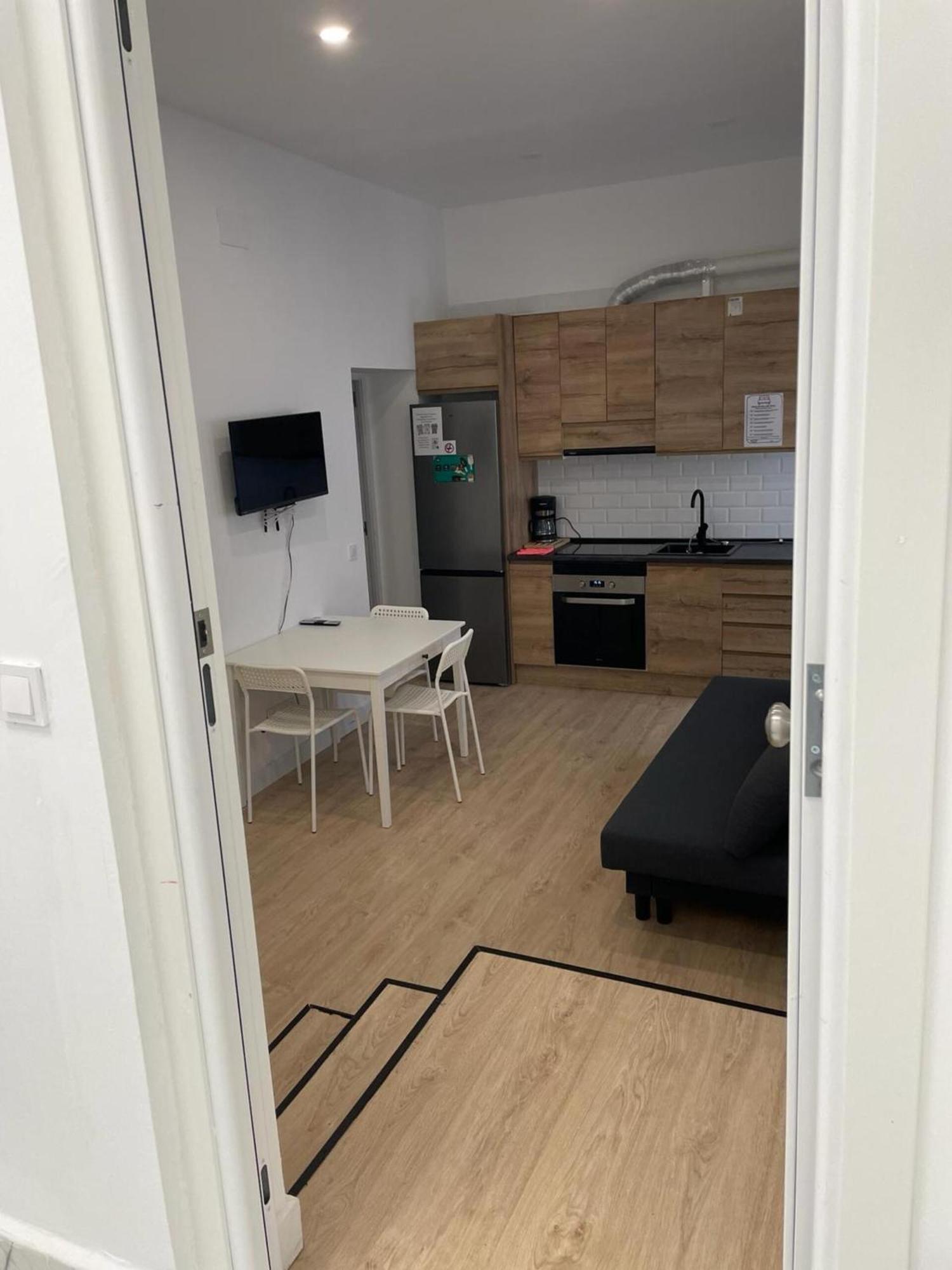 U1 Ap Nuevo, Bien Comunicado Madrid Centro Apartman Kültér fotó